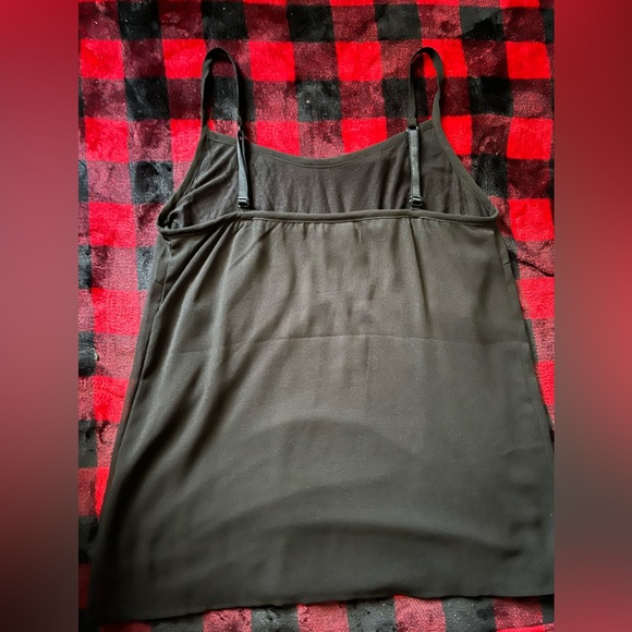 Black top - Picture 2 of 3